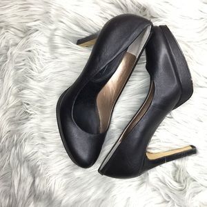 Banana Republic black pumps